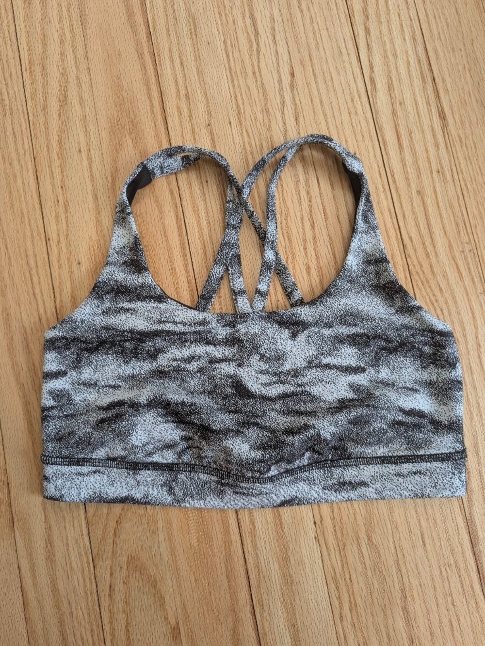 EUC Lululemon Energy Bra 6 Power Luxtreme Hazy Days Black White small sports run